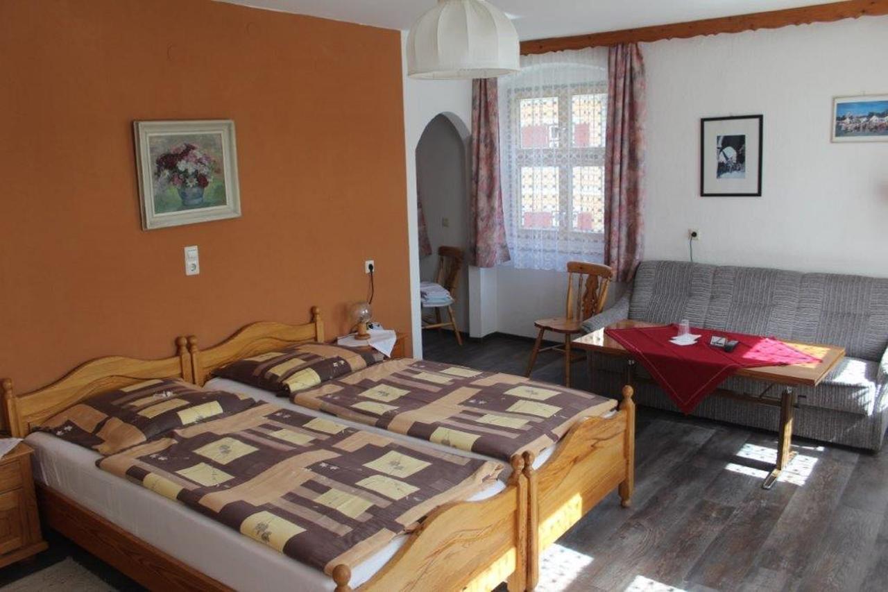 Hotel "Frankischer Hof" Garni ディンケルスビュール エクステリア 写真