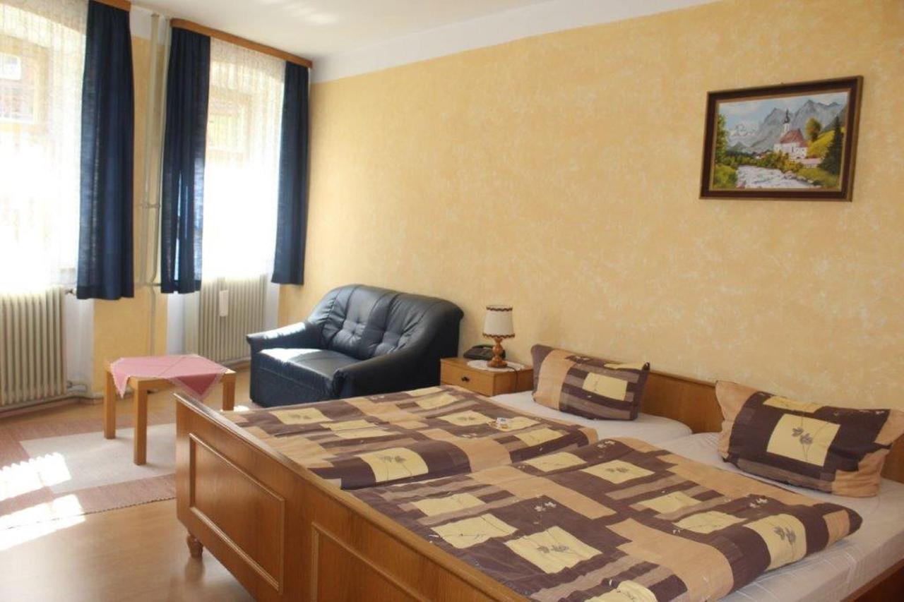 Hotel "Frankischer Hof" Garni ディンケルスビュール エクステリア 写真